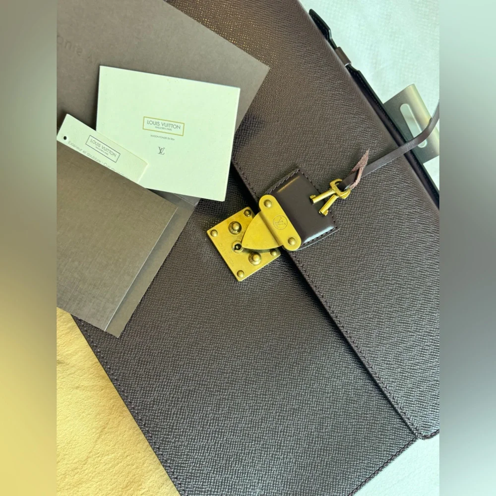😘Louis Vuitton Tiaga Briefcase